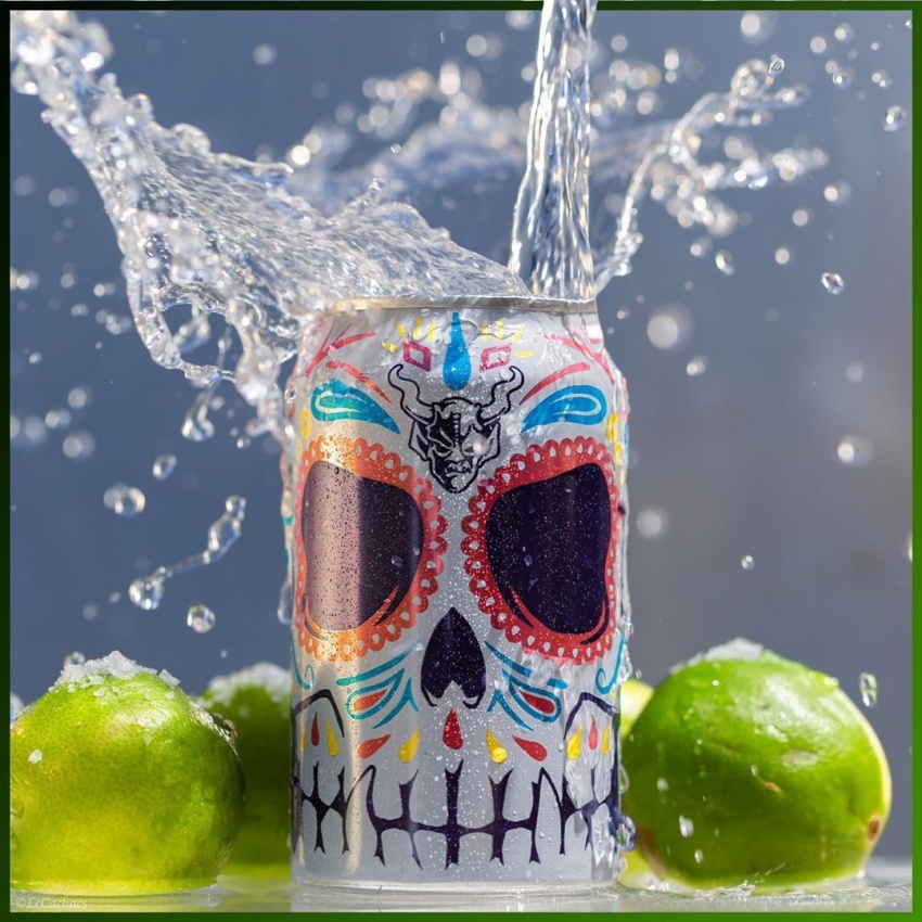 beer can with splash
