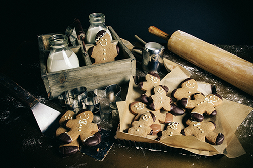 gingerbread men and glasses of milk